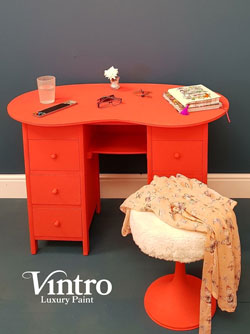 Hladký povrch nábytku s Vintro Luxury Paint